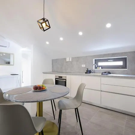 Marilla Apartament *